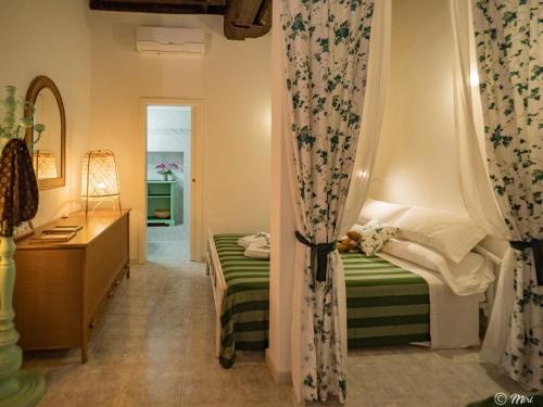 Ένα ή περισσότερα κρεβάτια σε δωμάτιο στο Picabon Apartment with AC and Balcony