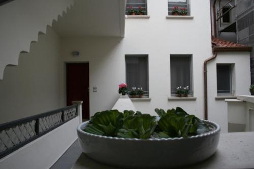 Budova, kde se aparthotel nachází