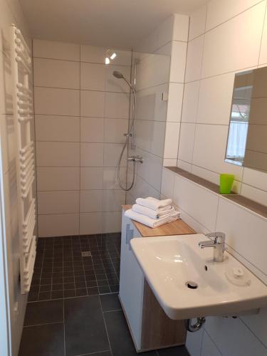 Ένα μπάνιο στο Boardinghouse Jungwirth-Wohnzeit