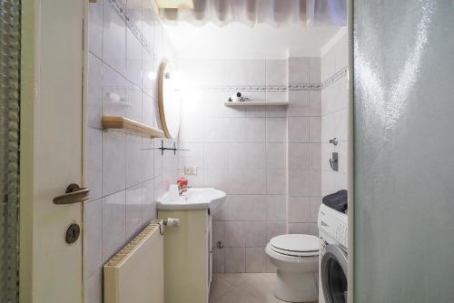 Ein Badezimmer in der Unterkunft PrimoPiano - Calvi