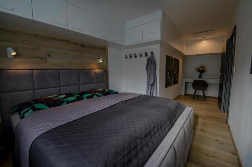 Postel nebo postele na pokoji v ubytování Luxusný apartmán Bojnice s privátnym wellness