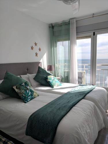 Apartamento con vistas al mar primera linea de playa del Postiguet