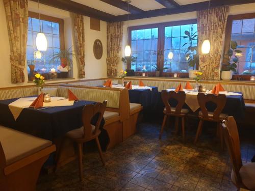 Hotel Gasthof zum Schwan 레스토랑 또는 맛집