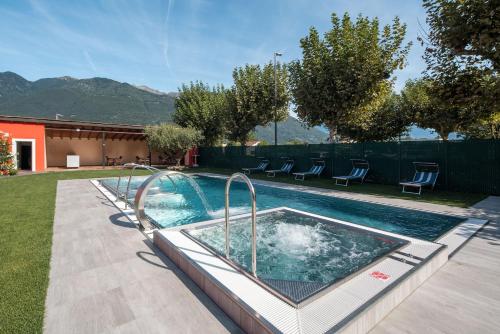 Gallery image of Hotel La Perla in SantʼAntonino