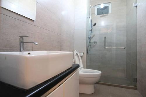 Ένα μπάνιο στο D'calton seaview apartment