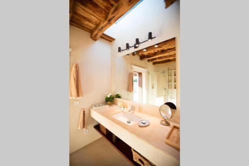 Kúpeľňa v ubytovaní Villa Can Toni Mateu