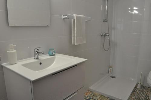 Ένα μπάνιο στο SUN & SAND GUESTHOUSE