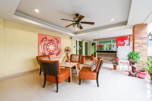Χώρος καθιστικού στο Salin Home Hotel Ramkhamhaeng
