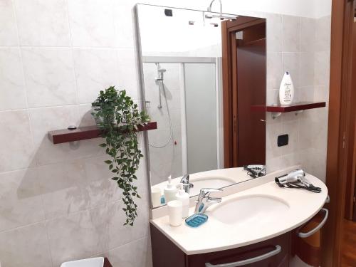 Vonios kambarys apgyvendinimo įstaigoje Suite Rent Milan