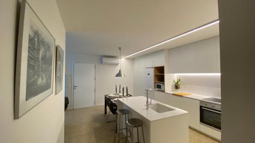 Kuchyňa alebo kuchynka v ubytovaní JASALPI único apartamento delante del Lago de Banyoles