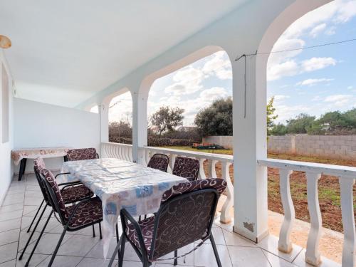 Fotografia z galérie ubytovania Quaint Apartment in Vir with Sea Beach Nearby vo Viry