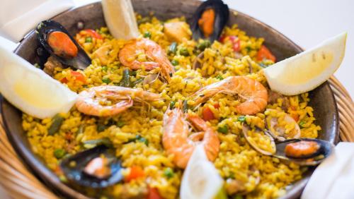 ホテルの敷地内または近くでの食事または食べ物
