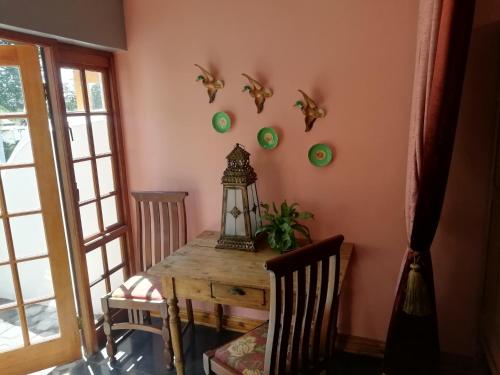 Ein Sitzbereich in der Unterkunft Oak View Manor