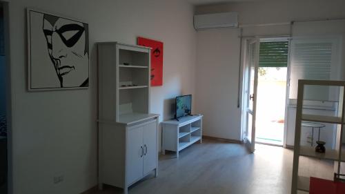 Μια τηλεόραση ή/και κέντρο ψυχαγωγίας στο Giordiehouse2