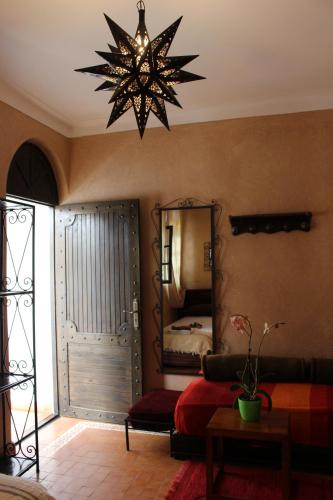 Posezení v ubytování Riad Salmiya Dune