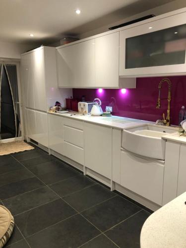 Køkken eller tekøkken på Little Acorns