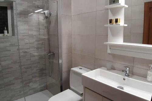 Oporto East House tesisinde bir banyo