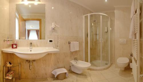 Bilik mandi di B&B Appartments Cudlea