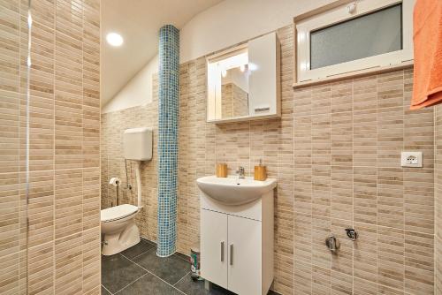Kúpeľňa v ubytovaní Studio apartment Bašćan