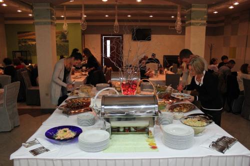 Makanan di atau berdekatan hotel
