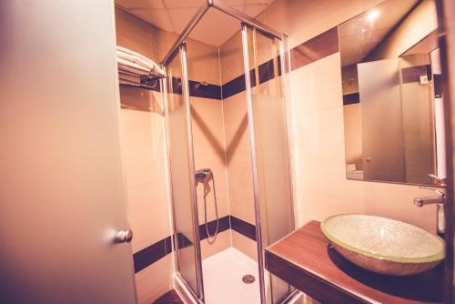 Ένα μπάνιο στο Hostal Sol Los Angeles