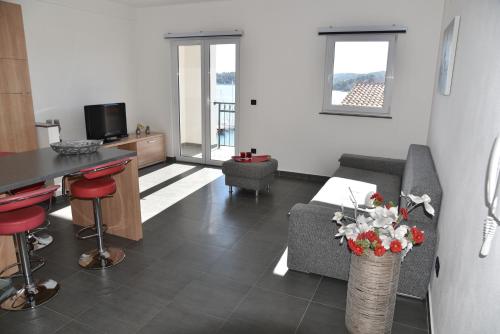 Villa Pina Apartment Nicos 2-4 Pers