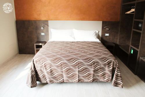 People Travel Rooms photo 37
