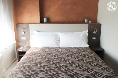 People Travel Rooms photo 49