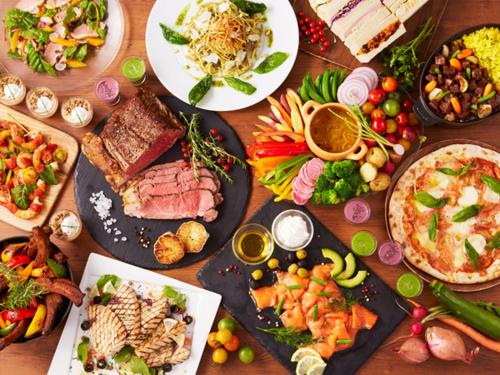 Makanan di atau berdekatan hotel