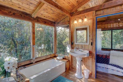 Ένα μπάνιο στο Peace of Paradise cabin