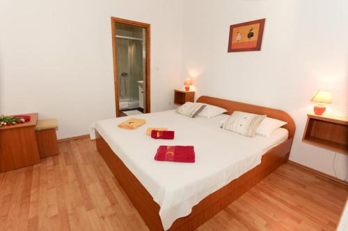 Postel nebo postele na pokoji v ubytování Holiday Home Irena