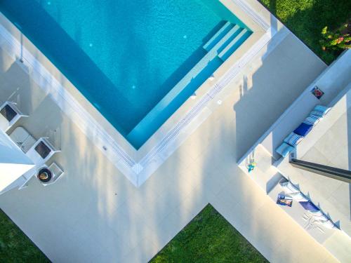 Πισίνα στο ή κοντά στο Almyra Villas