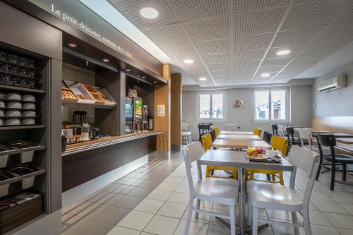 B&B Hôtel ORANGE - Échangeur A7 A9