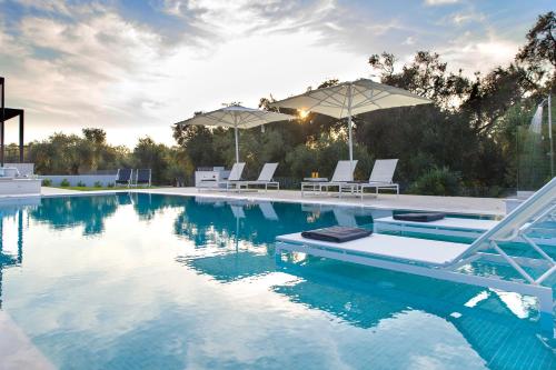 Πισίνα στο ή κοντά στο Almyra Villas