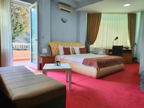 Katil atau katil-katil dalam bilik di Hotel Aristocrat & Fish Restaurant
