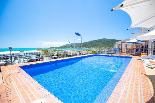 a large swimming pool on a cruise ship at OCEAN VIEWS 10 in Airlie Beach