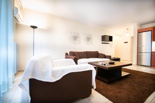 Homey Penthouse in Kypseli