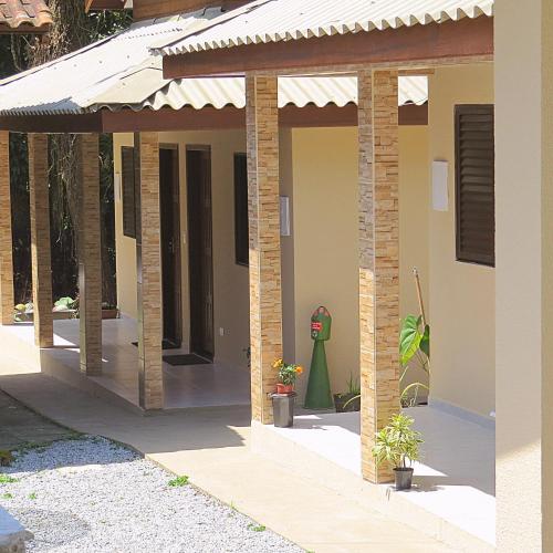 Bangunan di mana terletaknya rumah tamu ini