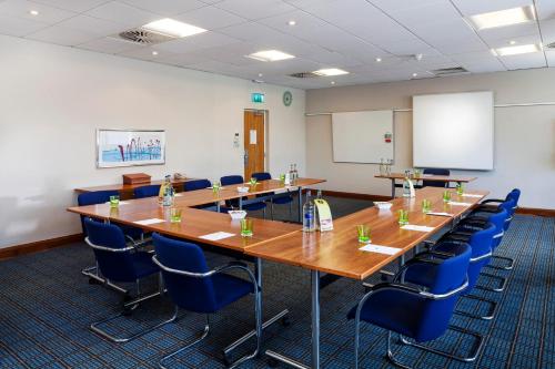 Holiday Inn Cardiff City Centre by IHG photo 34
