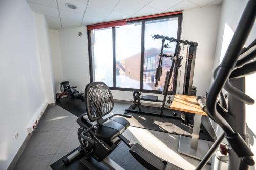 
The fitness center and/or fitness facilities at Suite Home Briancon Serre Chevalier
