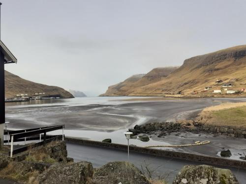 Afbeelding uit fotogalerij van Apartments-BnB in Sørvágur