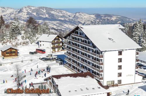 リゾートから撮影された、または一般的な山の景色