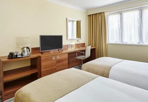 Holiday Inn Cardiff North M4 Jct 32 by IHG photo 9