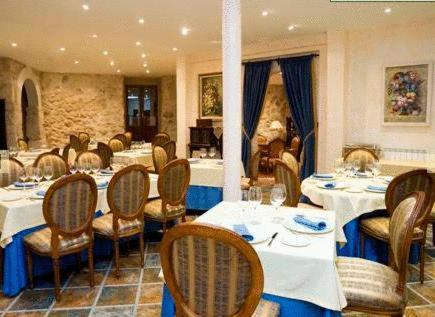 
Un restaurante o sitio para comer en Residencia Real del Castillo de Curiel
