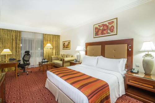 Sunday Hotel Holiday international Dubai Image