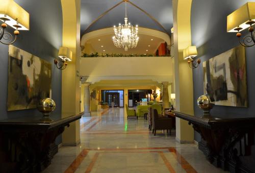 El vestíbulo o Holiday Inn Guadalajara Expo Plaza del Sol, una zona de recepción del hotel IHG