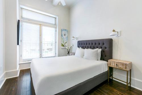 1 and 2 BR Private Condos Steps Away From French Quarter Image