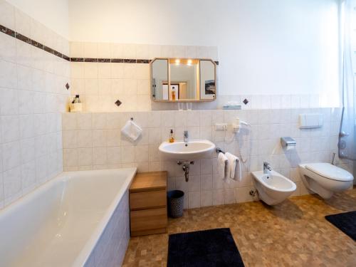 Ένα μπάνιο στο Eventhotel & Gasthof zur Post beim John in Obing