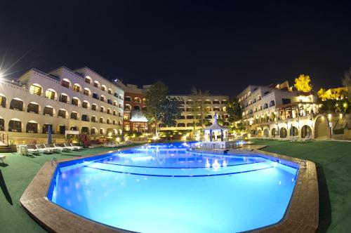 Kolam renang di atau dekat dengan Basma Hotel Aswan