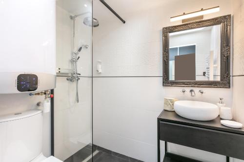 Le Barocci Port vénus - Appartement luxe - vue port - piscine - parking - Village Naturiste
